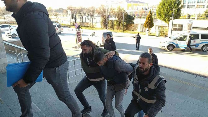 Bir Gencin Öldüğü Silahlı Kavganın Zanlısı, Karısı Ve Çocuğunu Korumak İçin Ateş Ettiğini Söyledi