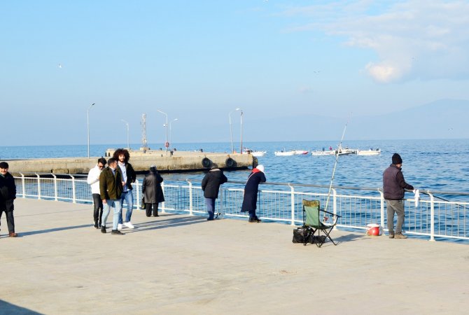 Mudanya Sahil Doldu Taştı