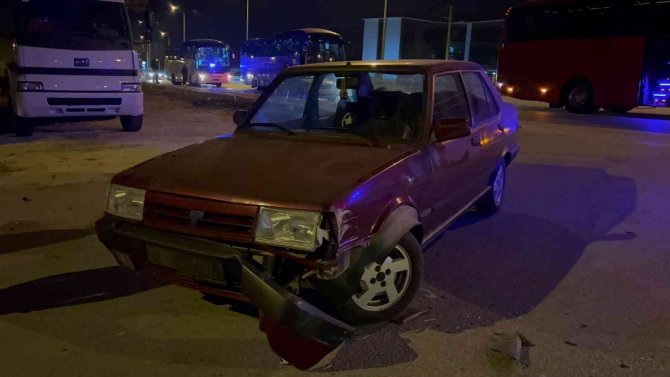 ’Dur’ İ̇htarına Uymayan Alkollü Sürücüsü Polise Çarpıp Kaçtı
