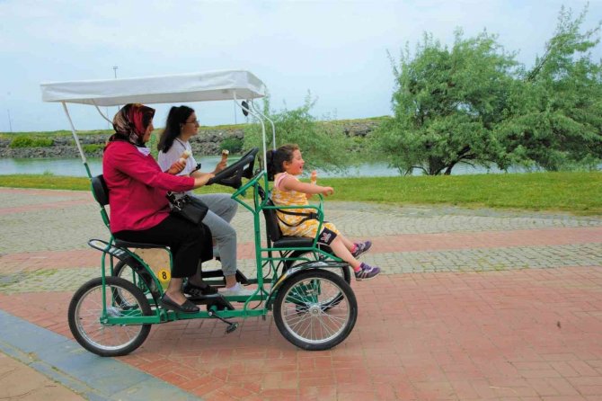 Samsun Batı Park’ta Bir Yılda 50 Bin Kişi ’Aile Bisikleti’ Kullandı