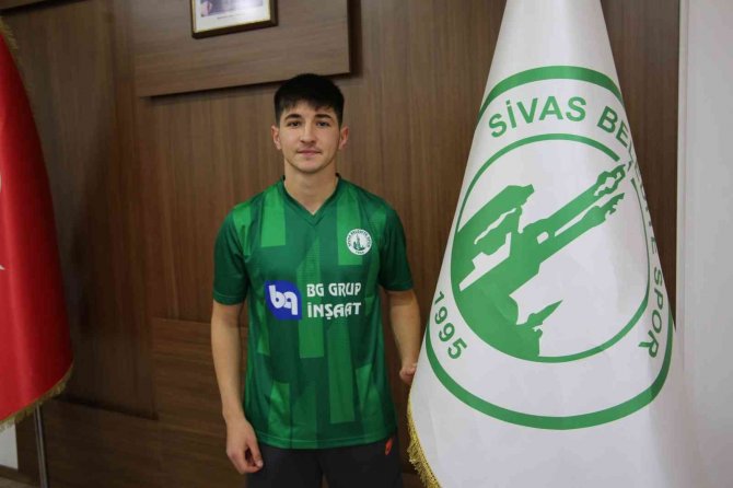 Sivas Belediyespor, Sivasspor’dan İki Oyuncuyu Kadrosuna Kattı