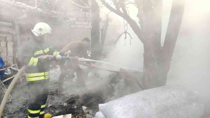 Yoğun Duman Ekipleri Alarma Geçirdi