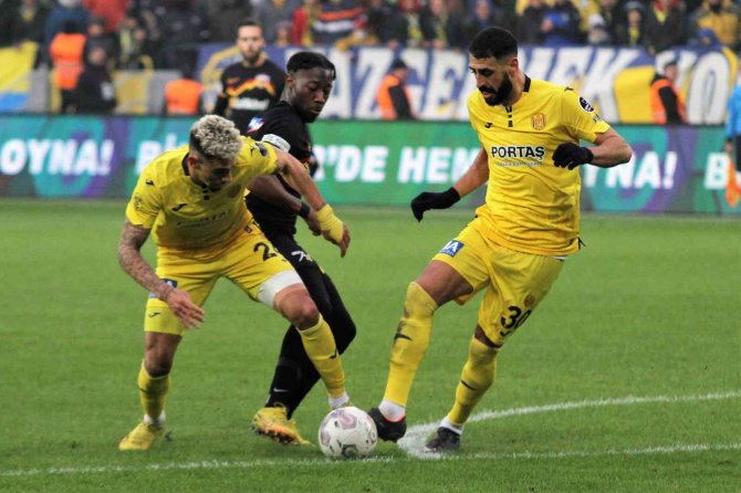 Süper Toto Süper Lig: Mke Ankaragücü: 1 - Kayserispor: 1 (İ̇lk Yarı)