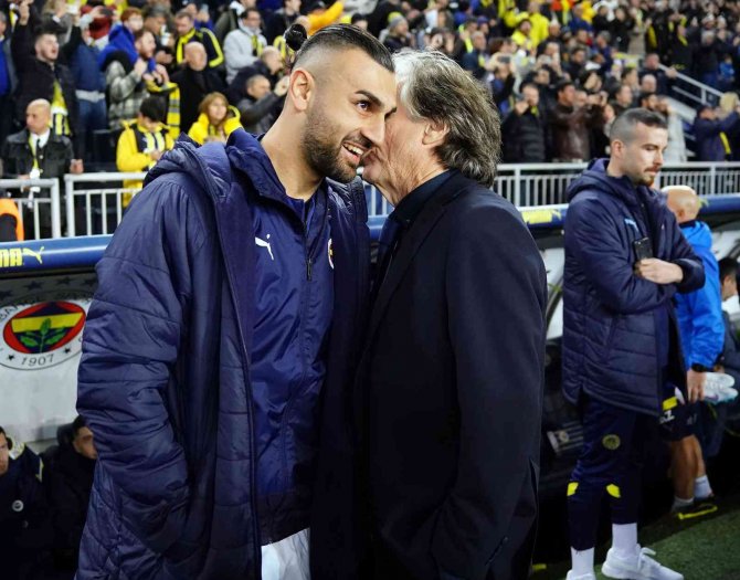 Spor Toto Süper Lig: Fenerbahçe: 0 - Galatasaray: 0 (Maç Devam Ediyor)