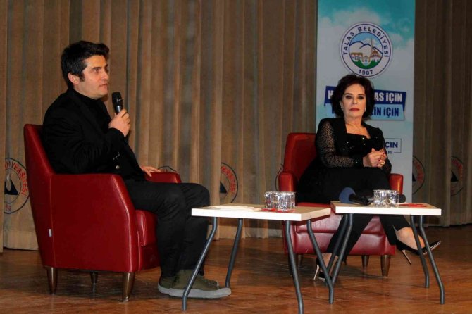 Usta Sanatçı Hülya Koçyiğit Türk Sinemasını Konuştu