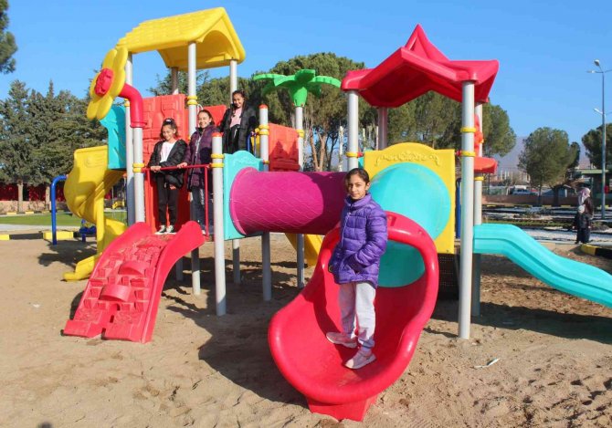 Alaşehir’de Çocuk Ve Gençleri Sevindiren Açılış