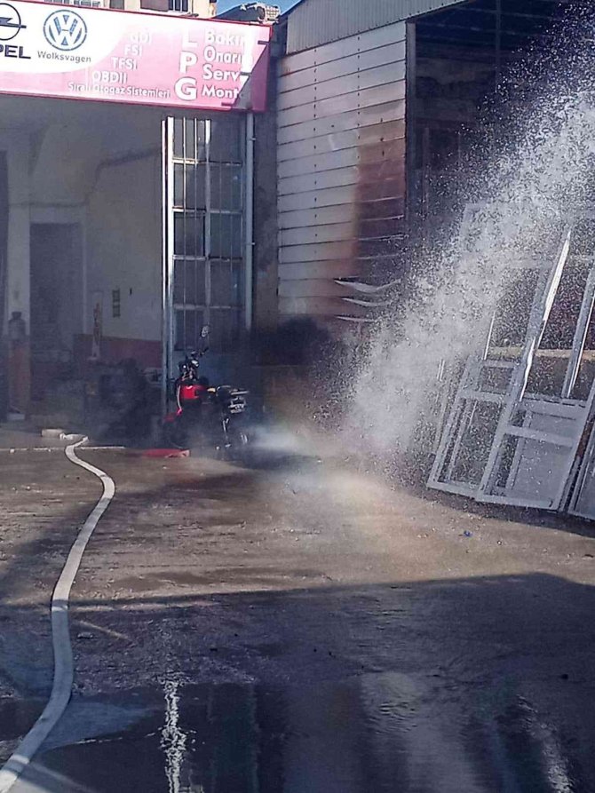 Lpg Tankı Değişimi Sırasında Patlama Yaşandı