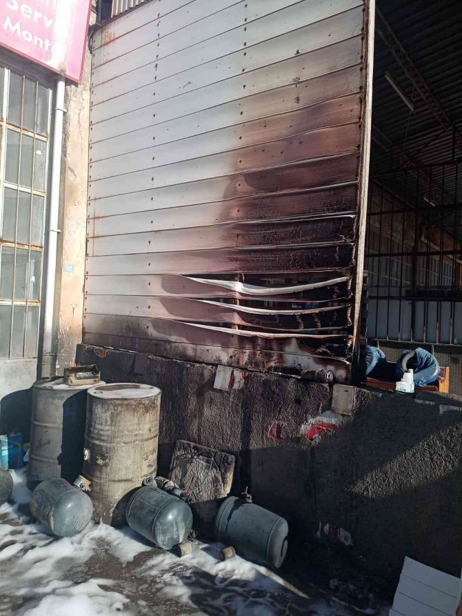Lpg Tankı Değişimi Sırasında Patlama Yaşandı