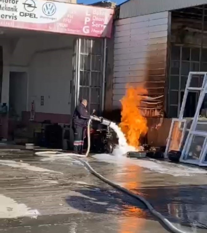 Lpg Tankı Değişimi Sırasında Patlama Yaşandı