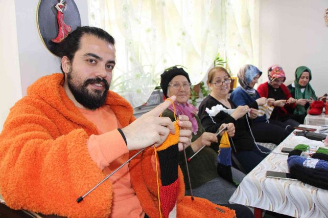 Yüksek Lisanslı Genç Örgücü