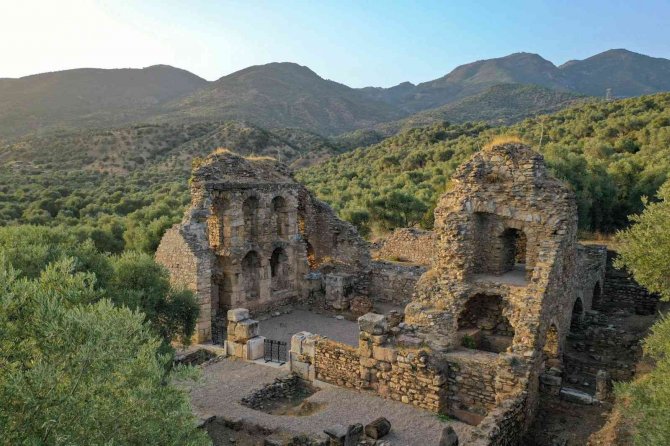 Nysa’nın Eğitim Kenti Sembolü 18 Asırlık Kütüphane Dikkat Çekiyor