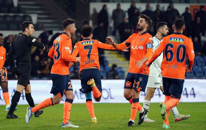 Spor Toto Süper Lig: Medipol Başakşehir: 2 - Adana Demirspor: 1 (Maç Sonucu)