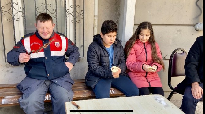 Bilecik Erzurumlular Derneğinden Çocuklar İçin Anlamlı Cağ Kebabı Etkinliği