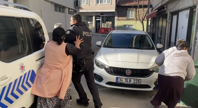 Bursa’da Kendi Evini Yakan Kişiye Komşuları Böyle Saldırdı
