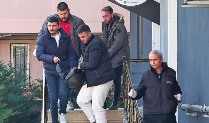Alternatif Tıp Uzamanı Evinde Ölü Bulundu