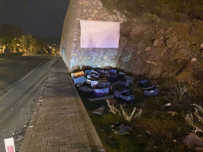 Devrilen Kamyonetten Yaralanmadan Çıkan Sürücü, Polisten Kaçarken Yüksekten Düşüp Yaralandı