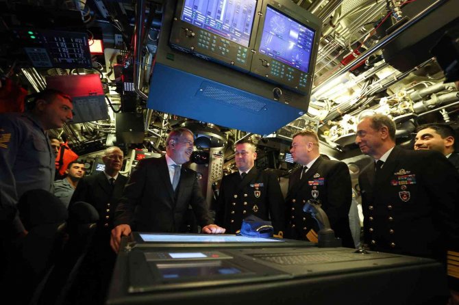 Bakan Akar Beraberindeki Tsk Komuta Kademesi İle Donanma Komutanlığında İnceleme Ve Denetlemelerde Bulundu