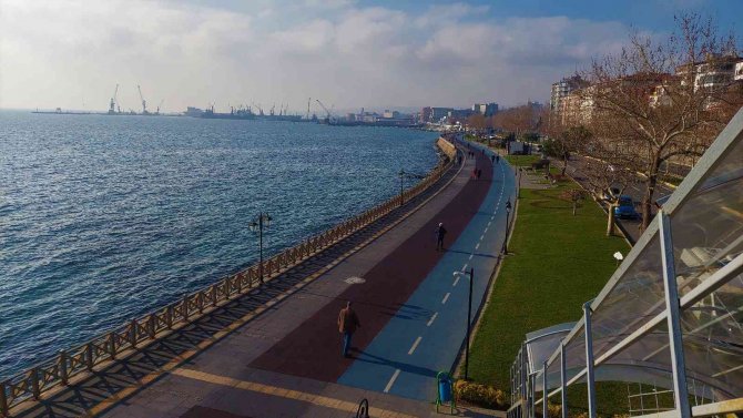 Tekirdağ’a Kıştan Önce Bahar Havası Geldi