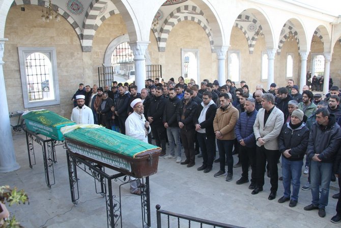 Elim Kazada Yaşamını Yitiren Abla-kardeş Son Yolculuğuna Uğurlandı