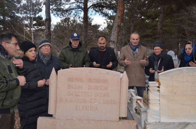 Ermed Vefat Eden Gazetecileri Andı