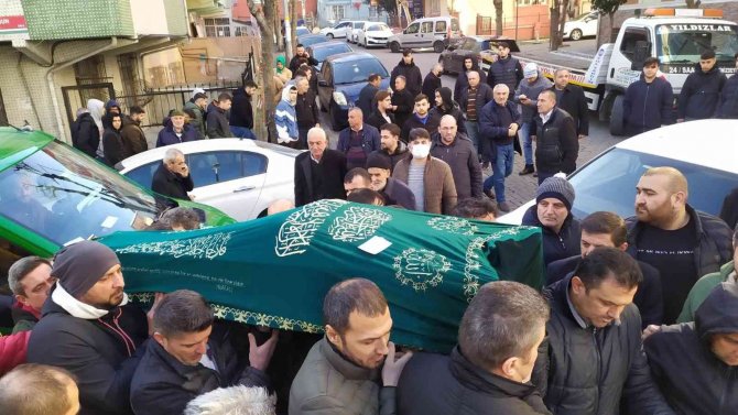 Fatih’te Darbedilip Öldürülen Taksi Şoförü Son Yolculuğuna Uğurlandı
