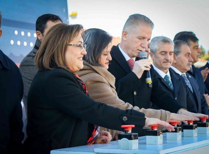 Kamil Ocak Kapalı Spor Salonu’nun Temeli Atıldı