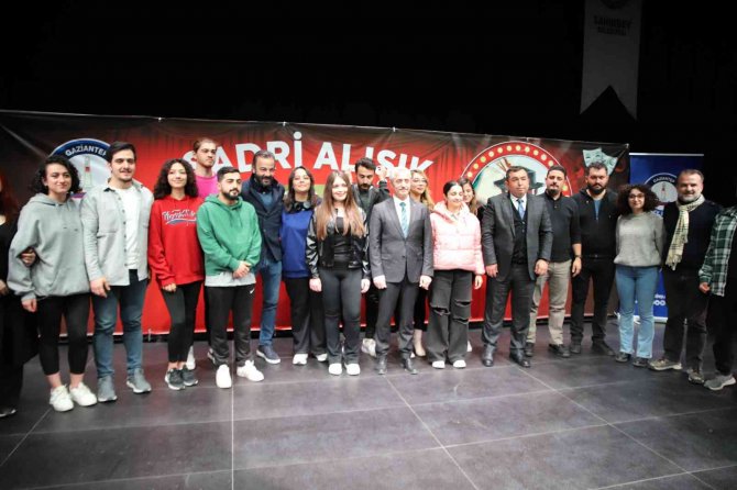 Gaziantep’te Sadri Alışık Tiyatro Okulu Açıldı