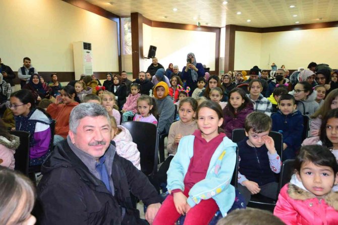 Gediz’de Çocuklara Kukla Gösterisi