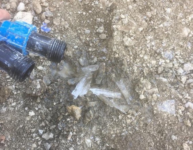 Hakkari İtfaiyesi İçme Suyu Hatlarındaki Buz Kütlelerini Temizledi