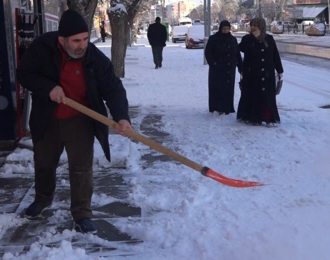 Muş’a Beklenen Kar Yağdı