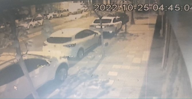 İ̇stanbul’da 2 Buçuk Dakikada 200 Bin Liralık Market Soygunu Kameraya Yansıdı