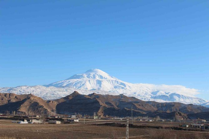 Bulutlar Çekildi, Ağrı Dağı Ortaya Çıktı