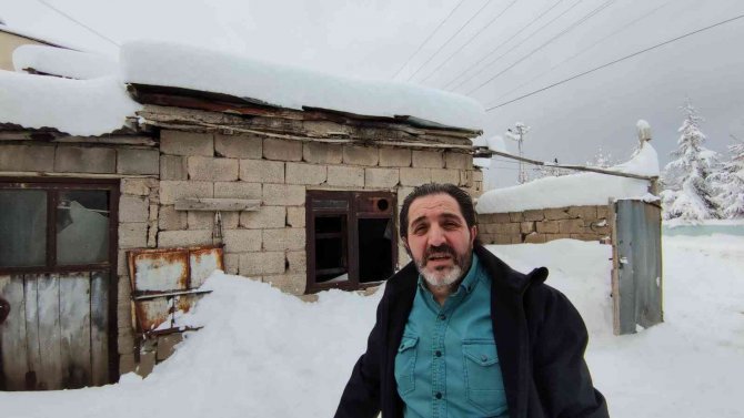 Habere Gitmek İstedi, Evde Mahsur Kaldı