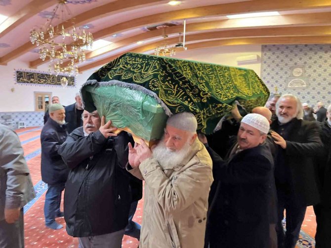 Fikir Adamı Ve Yazar Yaşar Kaplan İçin Almanya’da Cenaze Namazı Kılındı