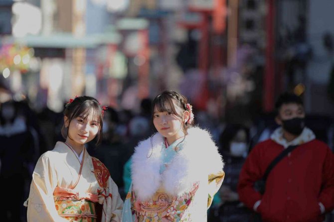 Japonya’da Gençler Yetişkinler Günü’nü Kimono Giyerek Kutladı