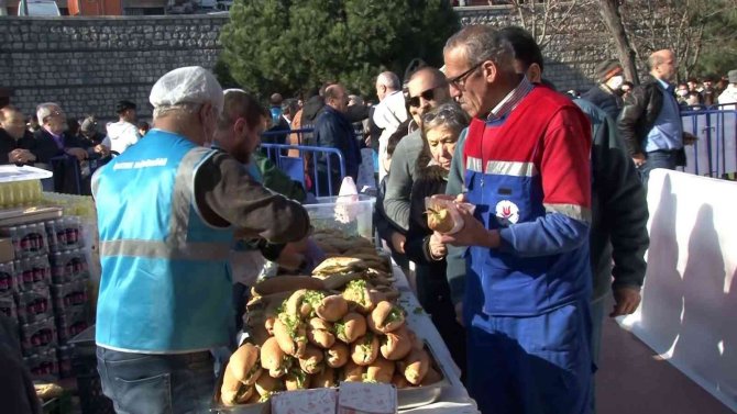 Kağıthane’de 20 Bin Kişiye Balık Ekmek Dağıtıldı
