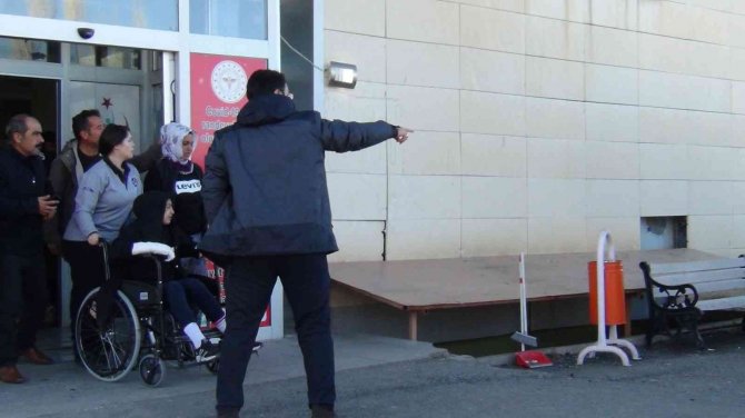 Kars’ta Öğrenci Servisi Takla Attı: 1 Ölü, 14 Yaralı
