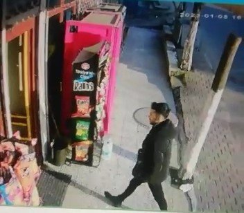 Kartal’da 2 Genç Kızı Öldüren Katil Zanlısı Kamerada