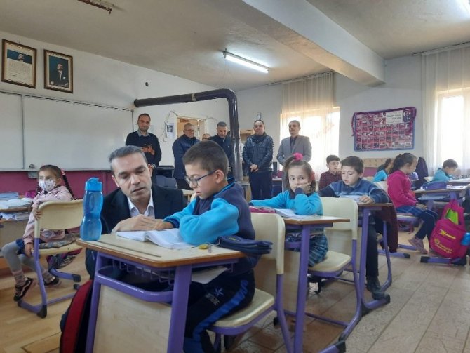 Kaymakam Çiçek: ”Bütün Okullarımızda Eğitimle İlgili Her Türlü Desteği Vermeye Hazırız”