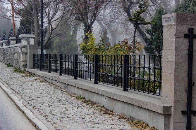 Kütahya Şehir Merkezindeki Mezarlıklar Yenilendi