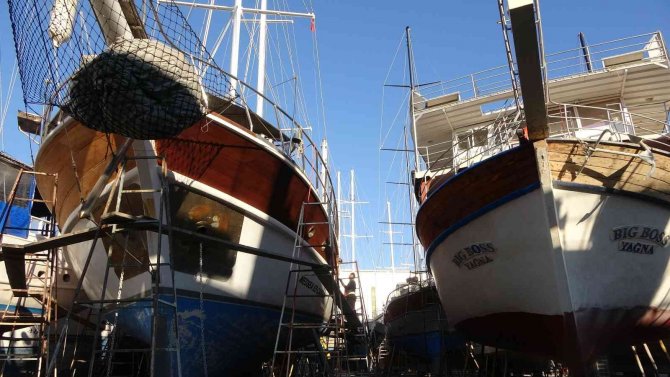 Marmaris’te, Milyonluk Yatlar Ve Tekneler Bakıma Alındı