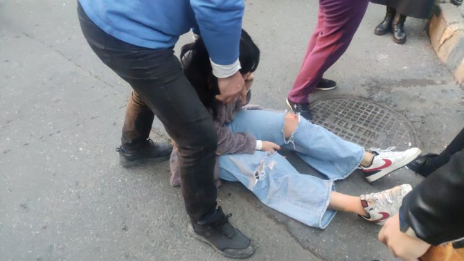 Mecidiyeköy ’De Vıp Minibüs Yolun Karşısına Geçmeye Çalışan Kadına Çarptı