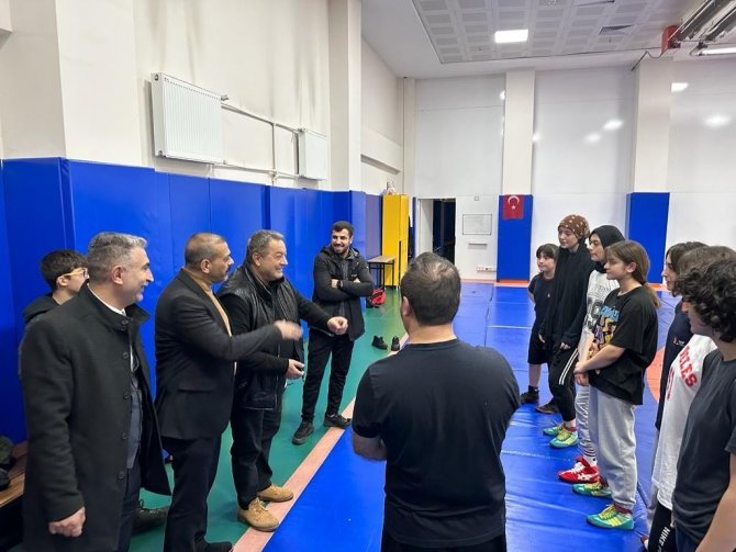 Milletvekili Fendoğlu, Hafta Sonunu Spor Yapan Gençlerle Geçirdi