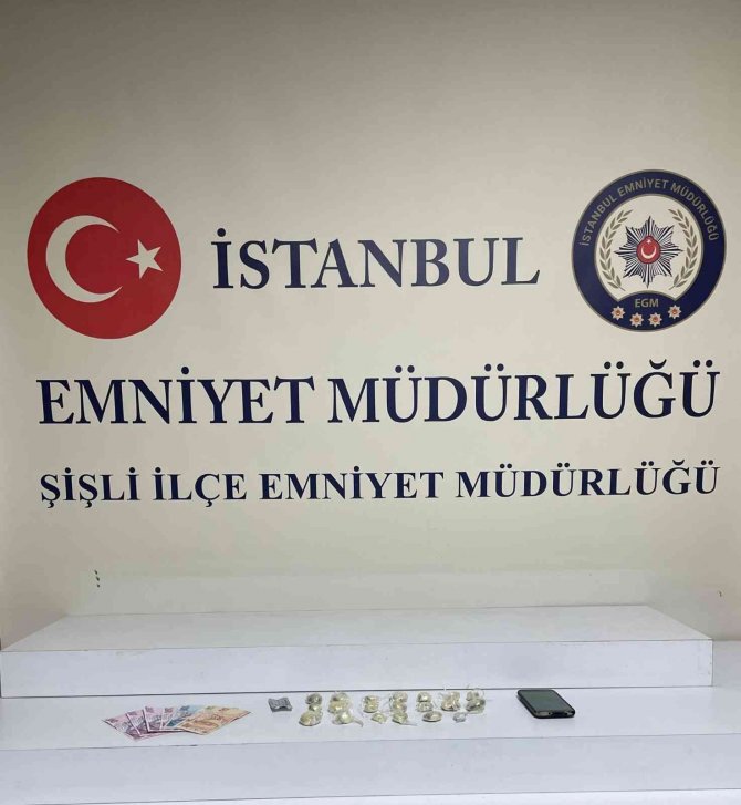 Şişli’de Motosikletin Deposundan Uyuşturucu Fışkırdı