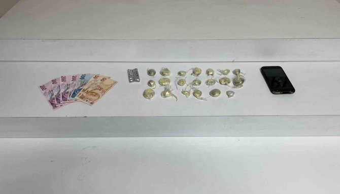 Şişli’de Motosikletin Deposundan Uyuşturucu Fışkırdı