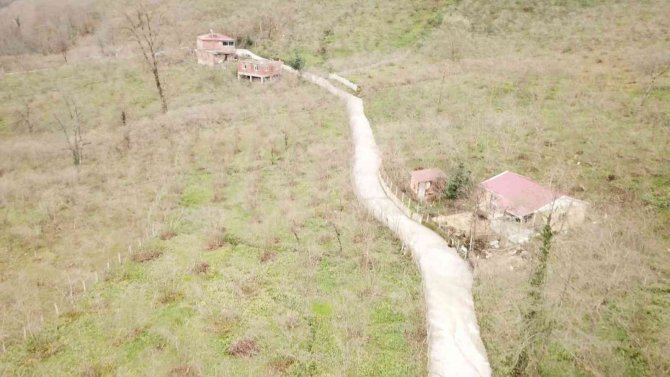 Ünye’de Beton Yol Çalışmaları Devam Ediyor