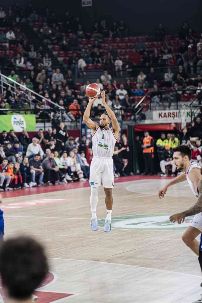 Pınar Karşıyakalı Jaylon Brown, 3 Sayı Rekoru Kırdı