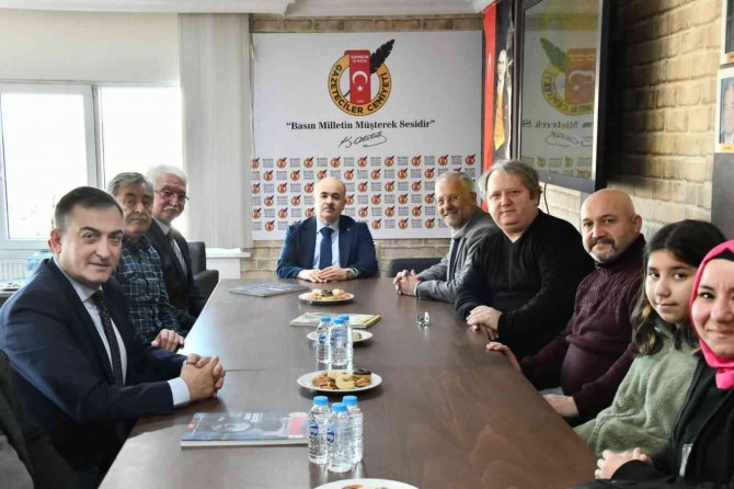 Vali Dağlı’dan ’10 Ocak’ Kutlaması