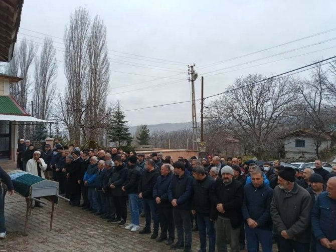 Asırlık Selviye Nine Vefat Etti