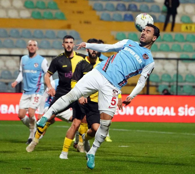 Spor Toto Süper Lig: İ̇stanbulspor: 0 - Gaziantep Fk: 1 (İ̇lk Yarı)